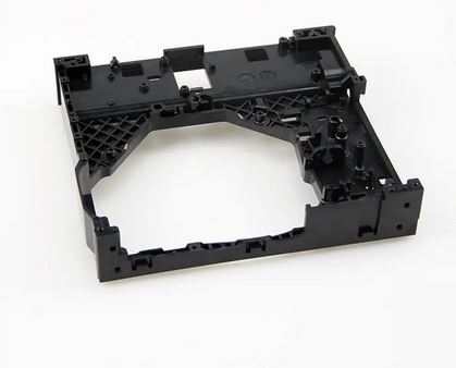 Injection molded plastic component